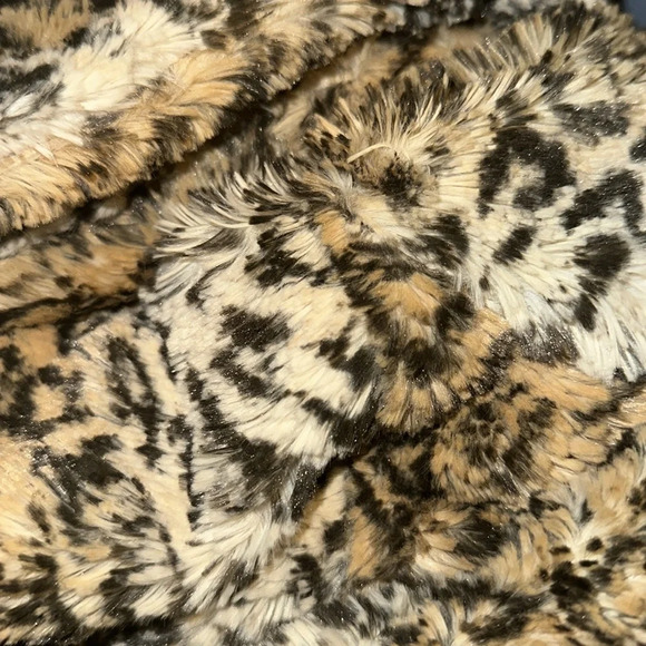 Alice + Olivia women’s leopard faux fur shawl collar jacket - Picture 11 of 11